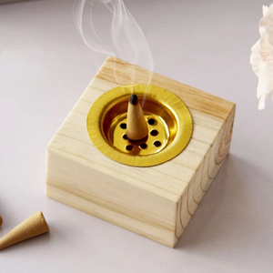Venta Directa de Fábrica: Quemador de Incienso de Agarwood Tallado a Mano al por Mayor con Sándalo de Blossom Craft India - Product Image 1