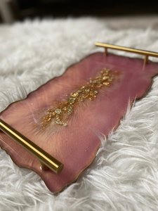 ชุดถาดเสิร์ฟเรซิ่นลายจีโอดสีพาสเทล งานฝีมือเหนือกาลเวลา ขนาดสั่งทำพิเศษ พร้อมถาดตกแต่งอีพ็อกซี่ทำมือประดับทองคำเปลว และหูจับสีทอง - Product Image 6