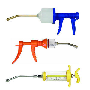 Jeringa Veterinaria Equina de Alta Calidad, Reutilizable, Ajustable y Duradera para Uso en Animales de Granja, Tamaño Estándar - Product Image 1