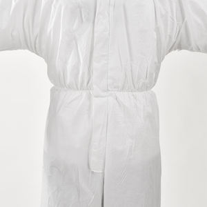 Combinaison de protection blanche avec capuche et bottes intégrées pour une utilisation sécurisée - Product Image 4