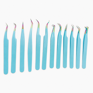 Kit professionnel de 12 pinces à épiler de précision pour extensions de cils, pointes arc-en-ciel avec poignées ergonomiques bleues - Product Image 1