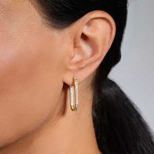 ต่างหูเพชรทรงกลมเจียระไนแบบเหลี่ยมคม น้ำหนัก 0.69 กะรัต คุณภาพ F/VS เพชรเลี้ยงในห้องปฏิบัติการ ตัวเรือนทองคำขาว 18k รูปทรงคล้ายคลิปหนีบกระดาษ - Product Image 3