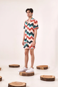 ชุดเซ็ตเสื้อผ้าผู้ชายลายซิกแซกสุดฮิต น้ำหนักเบา สวมใส่สบาย เหมาะกับหน้าร้อน เสื้อและกางเกงขาสั้นเข้าชุด ทรงหลวม สไตล์สตรีทแฟชั่น - Product Image 3