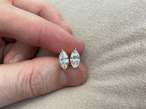 Pendientes Solitarios de Moissanita con Corte Marquesa en Tendencia, Bañados en Rodio con Plata Fina 925, Regalo Sorpresa de Aniversario para Enamorados - Product Image 2