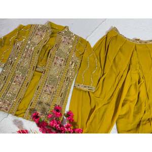 Ensemble haut-bas de soirée pour femmes de créateur avec un beau koti pour les occasions spéciales - Product Image 4