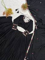 Magnifique ensemble Lehenga Choli en soie IndoWeaves avec broderie miroir, style traditionnel indien Gujarati, spécial Navratri Garba