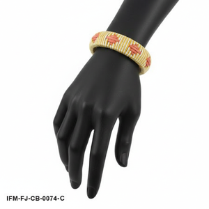 Bracelet tissé Verdan artisanal : Tissage de fils naturels colorés avec élégants accents de corail pour un style tribal - Product Image 5