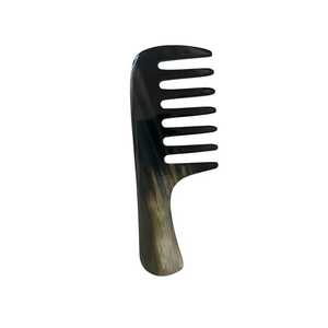 Peigne en corne de vache fait main, à dents fines et larges, écologique, forme naturelle, design moderne, pour cadeaux d'affaires, décoration intérieure, fabriqué à l'Uttar Pradesh - Product Image 6