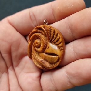 Colgante de Madera Tallado a Mano con Diseño de Pájaro en Espiral, Accesorio de Joyería Artesanal de Madera Natural - Product Image 3