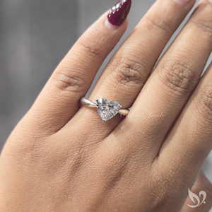Anillo solitario de diamante cultivado en laboratorio de 2 quilates con forma de corazón, engaste de tallo pellizcado en oro blanco de 10K, anillo de compromiso romántico. - Product Image 5