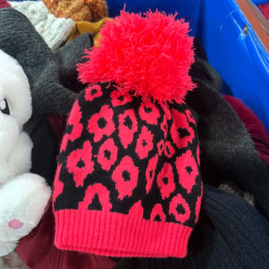 เสื้อผ้ามือสอง: หมวกฤดูหนาว - Product Image 1