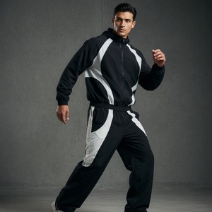 Conjunto Deportivo Premium Personalizado con Logotipo para Hombre, Chaqueta Cortavientos de Nailon Oversize y Pantalón de Chándal con Media Cremallera, Ropa Deportiva para Correr - Product Image 5