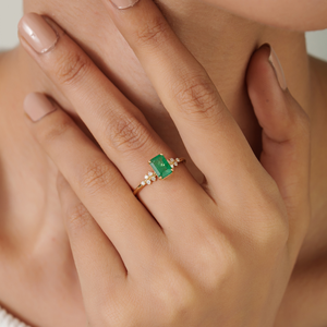 Bague de fiançailles empilable classique et luxueuse en or jaune 14 carats avec émeraude et diamant, pierre de naissance de mai, bijoux en gros, best-seller - Product Image 2