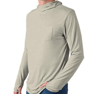Chemise de pêche légère et performante UPF50+ anti-UV, en coton de bambou doux, avec trou pour le pouce et capuche. - Product Image 1