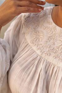 Top Holgado para Mujer con Material Tejido de Bambú Natural - Product Image 4