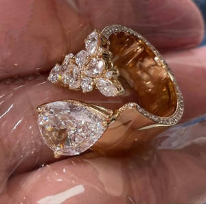 Anillo de Boda de Lujo con Diamante Moissanita Corte Pera, Diseño de Espiga Abierta y Banda Ancha, Plata de Ley 925 con Baño de Rodio, Joyería para Regalo - Product Image 4