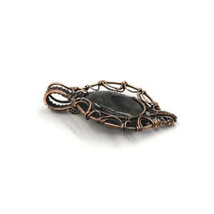 Colgante de Labradorita Hecho a Mano con Alambre Envolvente de Cobre Rodio Negro al por Mayor |   Proveedor de Joyería Bohemia con Piedras Preciosas - Product Image 2