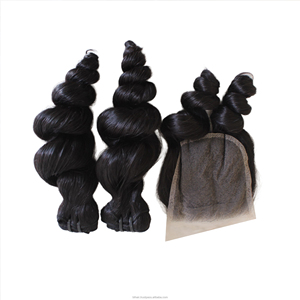 Sublimez votre look quotidien avec une demi-perruque à ondulations profondes et lâches – des ondulations douces, un port facile et un volume naturel pour des transformations rapides. - Product Image 3