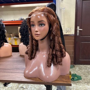 Perruques en cheveux humains en gros, Lace Front, Cheveux vierges vietnamiens, Bouclés rebondissants, Sans colle, Longues, Densité 250%, Couleur et texture personnalisables - Product Image 3