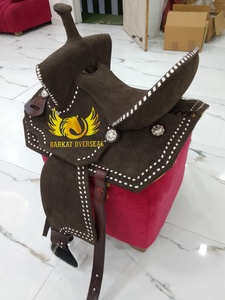 Silla de montar western de cuero genuino de gamuza marrón de alta calidad con costuras blancas, para carreras de barriles, con cantle alto de madera y asiento acolchado suave. - Product Image 3