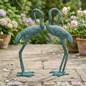 Par de Esculturas de Grullas Metálicas Hechas a Mano con Acabado Envejecido, Figuras de Aves Contemporáneas para Decoración de Mesa - Product Image 3