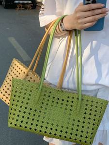 Bolso Tote de Paja Tejida Danny Bear con Diseño Hueco, Estilo Bohemio, Moda Verano Invierno Otoño, Bolso de Compras con Asa Única y Cierre de Cremallera - Product Image 1