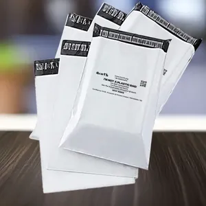 Sacs en polyéthylène UKHI avec impression flexo et thermoscellage, emballage biodégradable personnalisable pour l'envoi de colis - Product Image 2