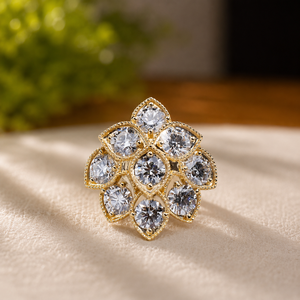 Anillo de Compromiso de Oro Amarillo de 14K con Diamante Redondo Brillante y Moissanita en Bisel para Mujer - Product Image 4