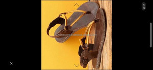 Sandales Artisanales en Cuir Marron avec Entre-Doigt en Cuir - Product Image 2