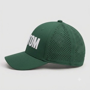Gorra deportiva perforada de PVC y silicona con logo personalizado al por mayor, transpirable, con orificios cortados a láser, para golf y running, con cierre ajustable. - Product Image 2
