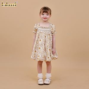 ชุดเดรสคลุมเข่าแขนกุดสำหรับเด็กผ้าฝ้าย100% เป็นมิตรกับสิ่งแวดล้อมชุดเดรส DR4525ลายทุ่งหญ้าสีทองสำหรับฤดูใบไม้ร่วง - Product Image 3