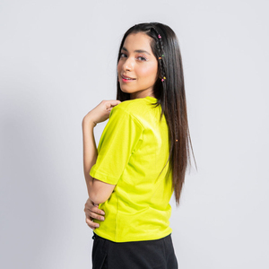 เสื้อยืดคอกลมแขนสั้นผู้หญิงแบบ OEM สีพื้น ผ้าฝ้าย 100% ทรงปกติ สวมใส่สบาย ระบายอากาศได้ดี เหมาะสำหรับฤดูร้อน - Product Image 4