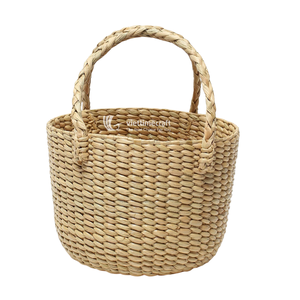 Cesta de Almacenamiento Grande de Mimbre de Pasto Marino con Asas Trenzadas - Product Image 1