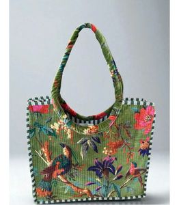 Sac fourre-tout en velours matelassé à motifs floraux doux avec doublure en coton, style bohème pour usage quotidien, printemps et plage, shopping - Product Image 3