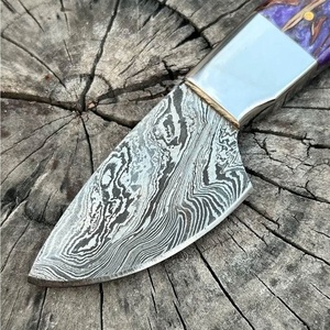 Couteau Skinner en acier Damas fait main, lame nette, manche en résine de pin, couteau d'extérieur, couteau de camping - Product Image 3