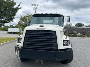 Camion tracteur logistique commercial 6x4 avec cabine couchette diesel pour le transport portuaire et l'entreposage - Product Image 5