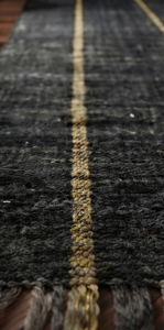 Tapis de couloir Kilim rayé fait main en laine et jute noir anthracite, style moderne, entrée, bohème, ferme - Product Image 3