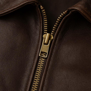 Blouson d'hiver pour homme en cuir de mouton marron tricoté, imperméable, avec logo personnalisé brodé sur le devant, poches zippées, col rabattable - Product Image 4