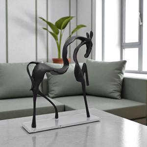 Objeto Decorativo de Metal con Forma de Caballo, Ideal para Decoración de Mesas de Hotel, Restaurante, Vestíbulo, Escritorio y Oficina - Product Image 1