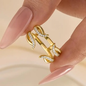 Bague de mariage élégante en argent sterling plaqué or jaune 925 avec moissanite vintage, 0,25 carat, pour femme - Product Image 1
