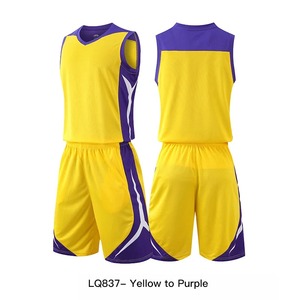 Ensemble de maillots de basket-ball personnalisés bleu marine avec numéro jaune et nom imprimés par sublimation, uniforme unisexe adulte en polyester respirant - Product Image 3