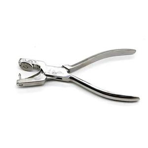 Poinçon à caoutchouc Ainsworth professionnel manuel en acier inoxydable pour isolation dentaire - Product Image 1