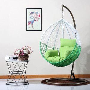 Fauteuil suspendu en rotin robuste et durable pour l'extérieur, idéal pour les projets de mobilier de jardin, les balcons, les hôtels et les complexes hôteliers (vente en gros) - Product Image 3