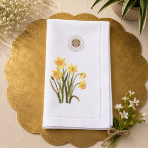 El bordado floral soleado aporta calidez y optimismo a los brunches, fiestas de té y celebraciones. - Product Image 1