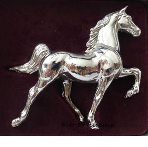 Royal Aluminium Cast Horse Showpiece for Stylish <b>Console</b> <b>Table</b> Display with Sleek Metallic Texture and Solid Form - Product Image 5