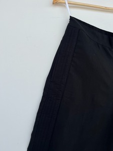 Pantalon de pyjama noir à jambes larges pour femme, coupe ample décontractée, style palazzo avec détail plissé sur le côté, confortable pour tous les jours - Product Image 3