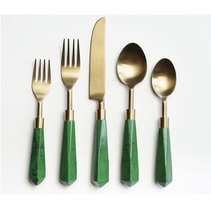Ensemble de couverts mats à prix abordable avec manche en résine fantaisie, vaisselle de table, articles de maison et d'hôtel, couverts en argent - Product Image 1