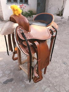 Selle de cheval de haute qualité en cuir de cheval, pour spectacle western, barrel racing et trail, portable, avec accessoires assortis - Product Image 6