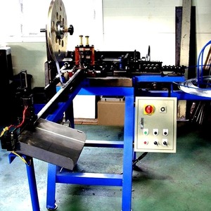 [YOU-ONE Sistemi di Fissaggio] Macchina per la Produzione di Anelli a C per CL24 e CL45, Linea di Produzione Anelli a C da 1,8 a 3,0 mm - Product Image 2