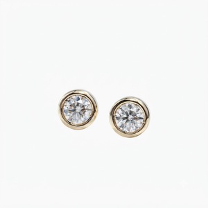 Pendientes Minimalistas con Diamantes, Oro Sólido de 10K, 14K, 18K, Diamantes Naturales Extraídos de la Tierra, Joyería Fina y Elegante para Uso Diario - Product Image 1